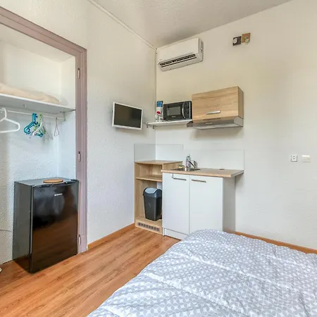 Logis Belledonne 아파트호텔 Arvillard